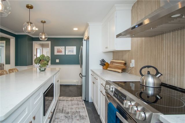 17 Rosedale Court, Middletown, RI 02842