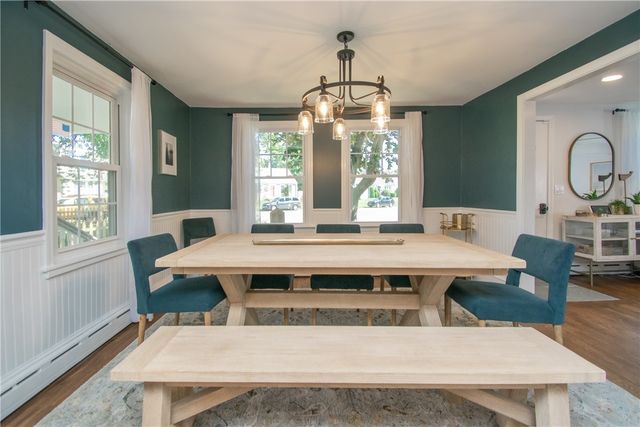 17 Rosedale Court, Middletown, RI 02842