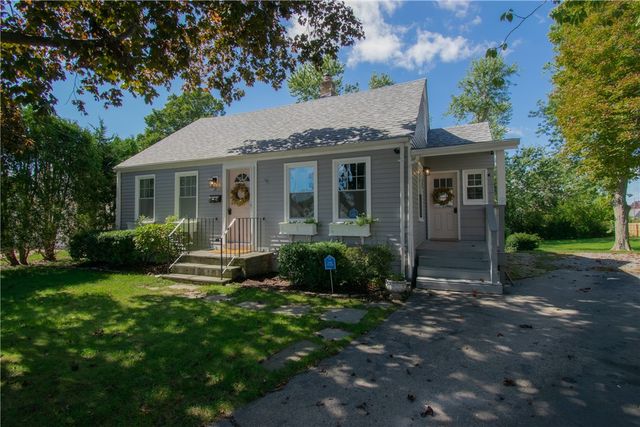 17 Rosedale Court, Middletown, RI 02842