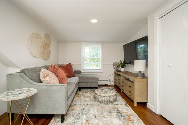 17 Rosedale Court, Middletown, RI 02842