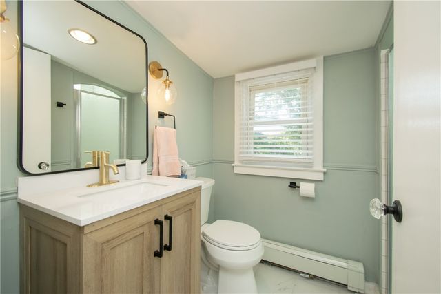 17 Rosedale Court, Middletown, RI 02842