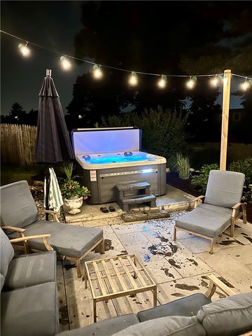 17 Rosedale Court, Middletown, RI 02842