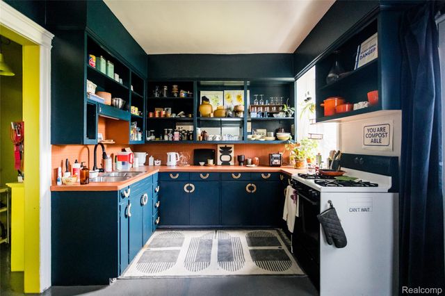 708 W Euclid Street, Detroit, MI 48202