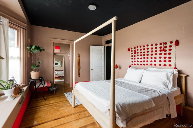 708 W Euclid Street, Detroit, MI 48202