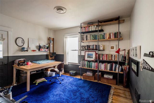 708 W Euclid Street, Detroit, MI 48202