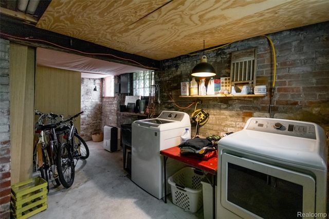 708 W Euclid Street, Detroit, MI 48202