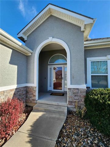 19367 Tomahawk Lane, St Joseph, MO 64505