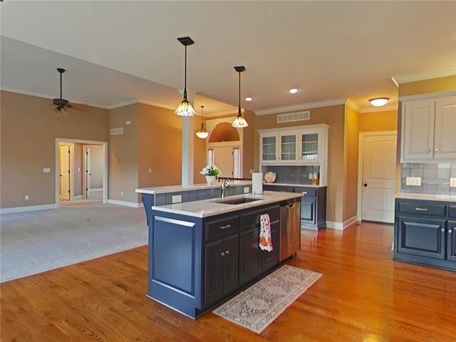 19367 Tomahawk Lane, St Joseph, MO 64505