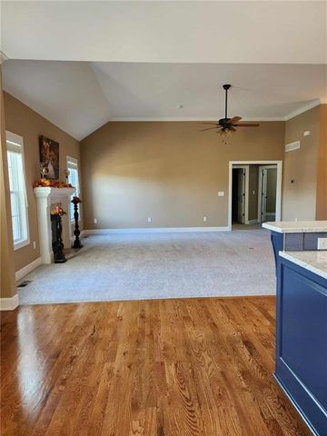 19367 Tomahawk Lane, St Joseph, MO 64505