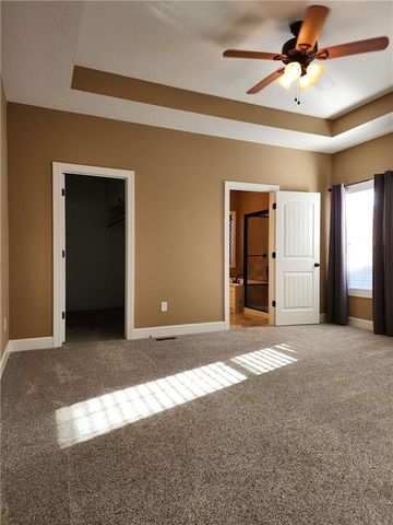 19367 Tomahawk Lane, St Joseph, MO 64505