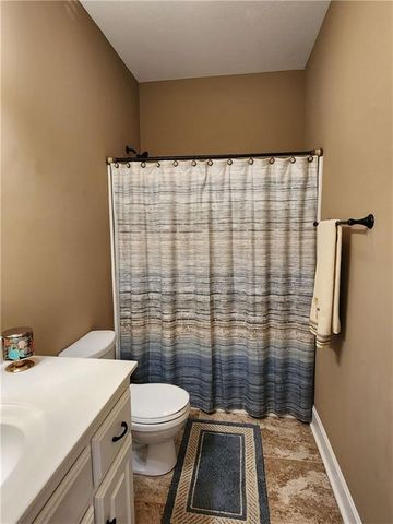 19367 Tomahawk Lane, St Joseph, MO 64505