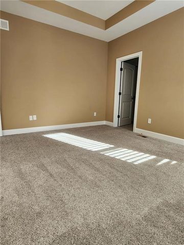 19367 Tomahawk Lane, St Joseph, MO 64505