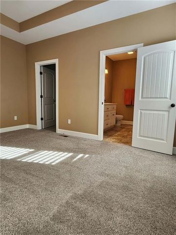 19367 Tomahawk Lane, St Joseph, MO 64505