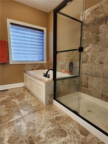 19367 Tomahawk Lane, St Joseph, MO 64505