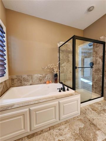 19367 Tomahawk Lane, St Joseph, MO 64505