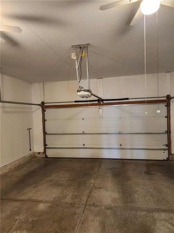 19367 Tomahawk Lane, St Joseph, MO 64505