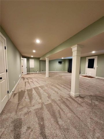 19367 Tomahawk Lane, St Joseph, MO 64505