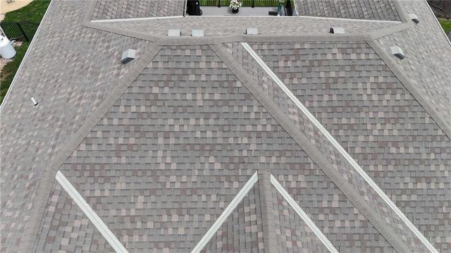 19367 Tomahawk Lane, St Joseph, MO 64505