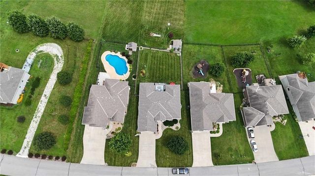 19367 Tomahawk Lane, St Joseph, MO 64505