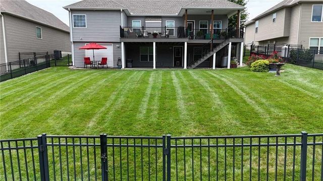 19367 Tomahawk Lane, St Joseph, MO 64505