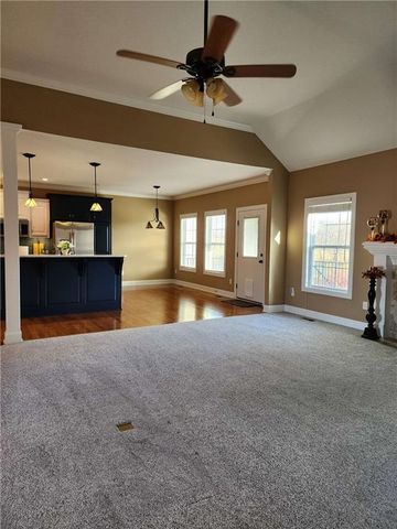 19367 Tomahawk Lane, St Joseph, MO 64505