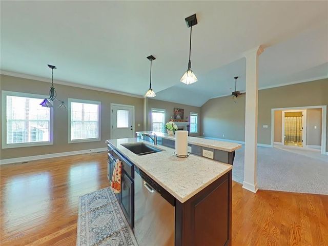 19367 Tomahawk Lane, St Joseph, MO 64505