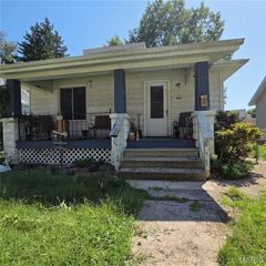 916 W Monroe Street, Belleville, IL 62220