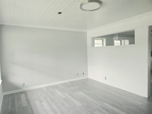 506 Meadow Drive, Gainesville, TX 76240