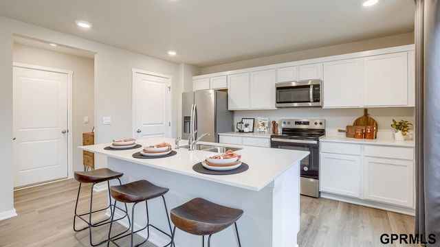 12913 S 65th Street, Papillion, NE 68133