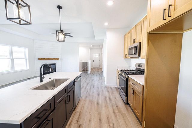 877 Red Hawk Drive, Milton, WI 53563