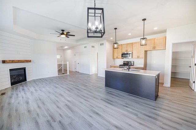 877 Red Hawk Drive, Milton, WI 53563