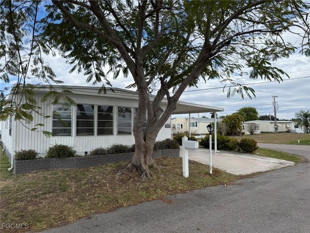 5509 Harbor LN, North Fort Myers, FL 33917