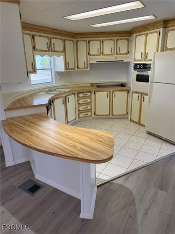 5509 Harbor LN, North Fort Myers, FL 33917