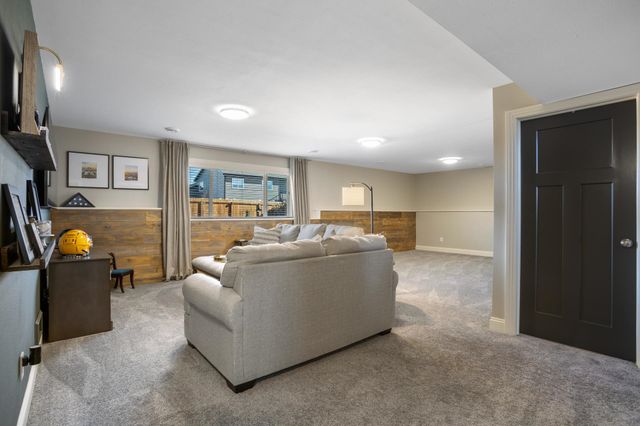 1501 Valley Bluffs Dr. SE, Minot, ND 58701