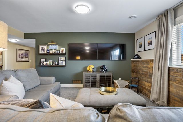 1501 Valley Bluffs Dr. SE, Minot, ND 58701