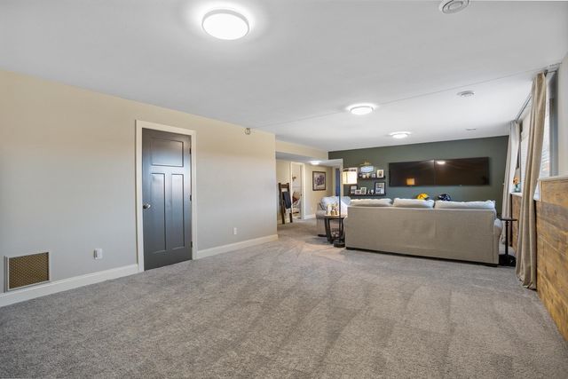 1501 Valley Bluffs Dr. SE, Minot, ND 58701