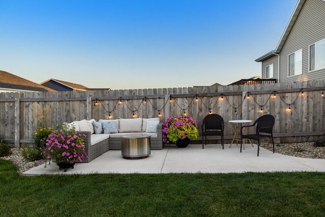 1501 Valley Bluffs Dr. SE, Minot, ND 58701