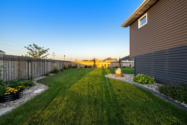 1501 Valley Bluffs Dr. SE, Minot, ND 58701