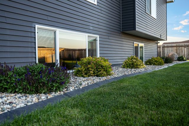 1501 Valley Bluffs Dr. SE, Minot, ND 58701