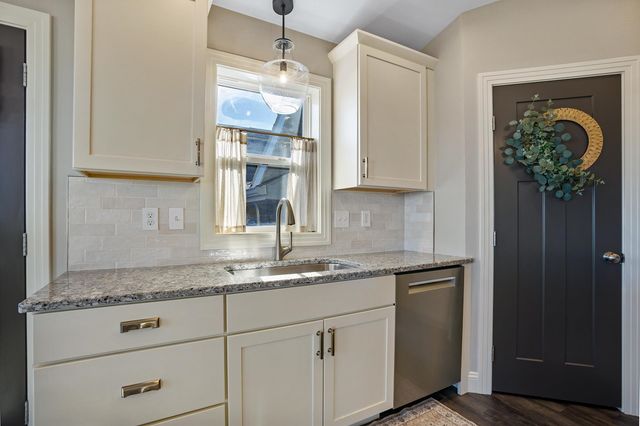 1501 Valley Bluffs Dr. SE, Minot, ND 58701