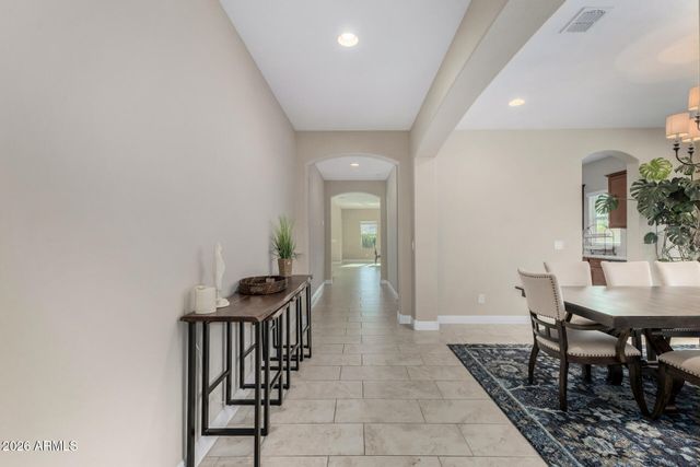 11049 E THATCHER Avenue, Mesa, AZ 85212