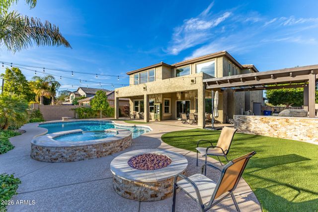 11049 E THATCHER Avenue, Mesa, AZ 85212