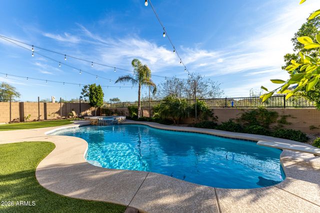 11049 E THATCHER Avenue, Mesa, AZ 85212