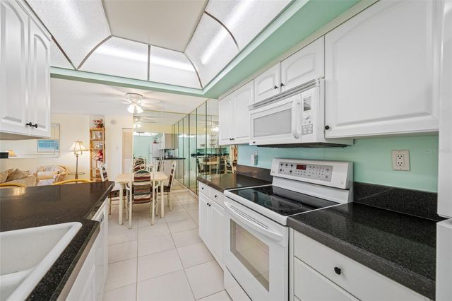 10355 PARADISE BOULEVARD 614, Treasure Island, FL 33706