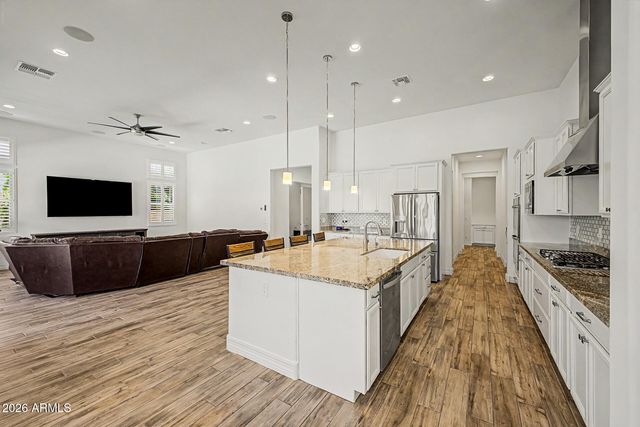 3740 E SAGEBRUSH Street, Gilbert, AZ 85296