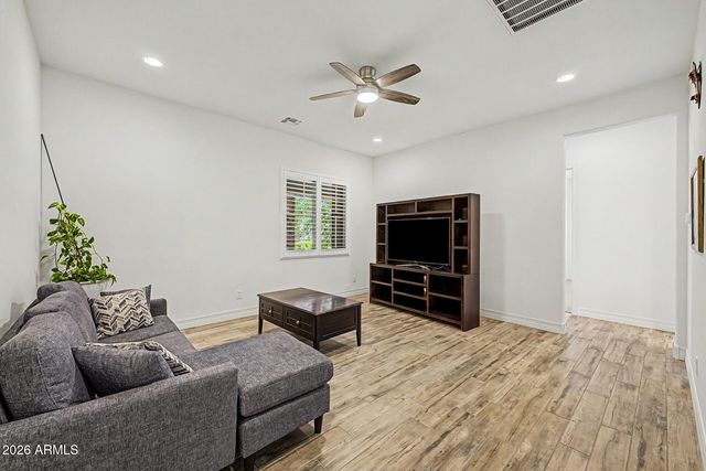 3740 E SAGEBRUSH Street, Gilbert, AZ 85296