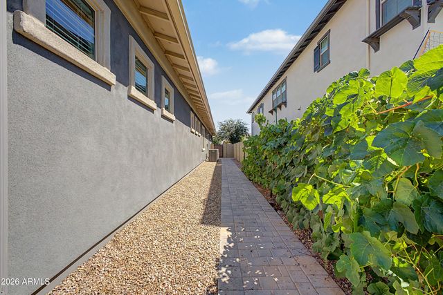 3740 E SAGEBRUSH Street, Gilbert, AZ 85296