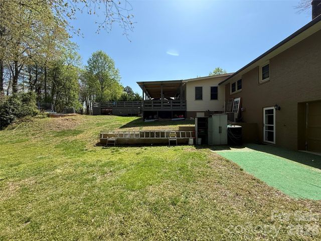 3309 40th Avenue Place NE, Hickory, NC 28601