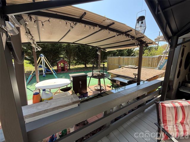 3309 40th Avenue Place NE, Hickory, NC 28601