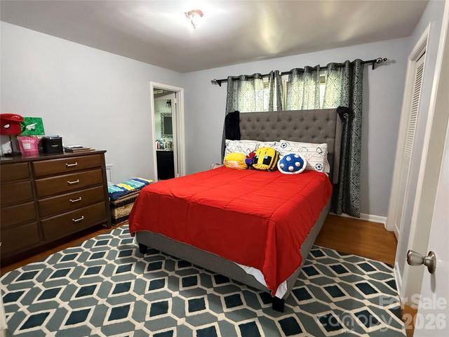 3309 40th Avenue Place NE, Hickory, NC 28601